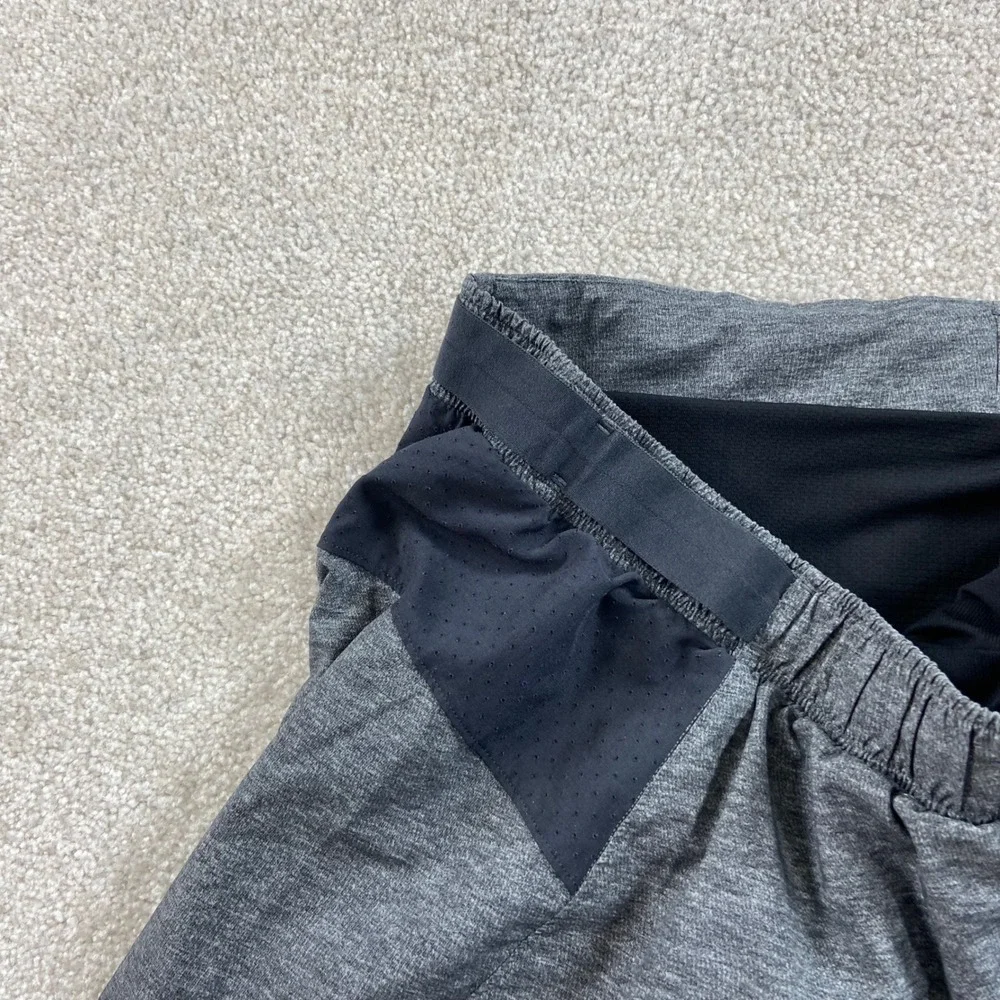 Lululemon Athletic Shorts Mens M Grey 6 Inch Inseam Lined Surge Workout Running